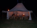 Gemeinschaftszelt bei Nacht-1